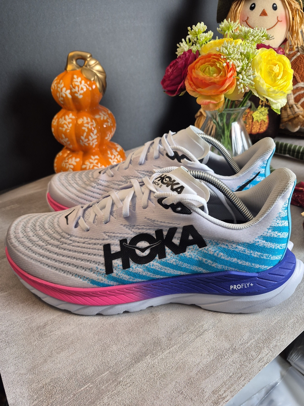 Hoka Mach 5 Womens!  Athletic Shoes — White with Blue & Pink Accents.Size 11.5d
